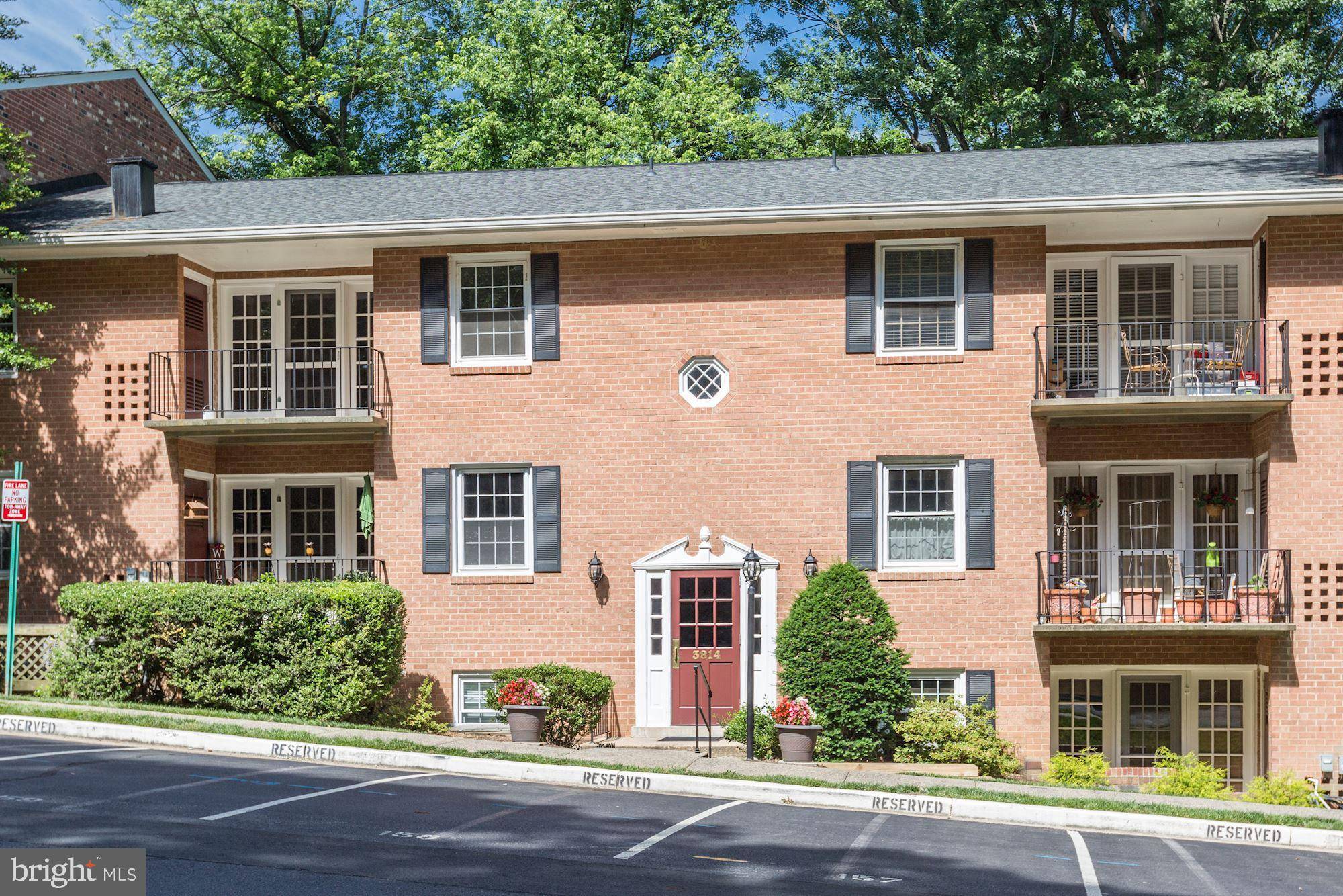 Fairfax, VA 22031,3814 LYNDHURST DR #301