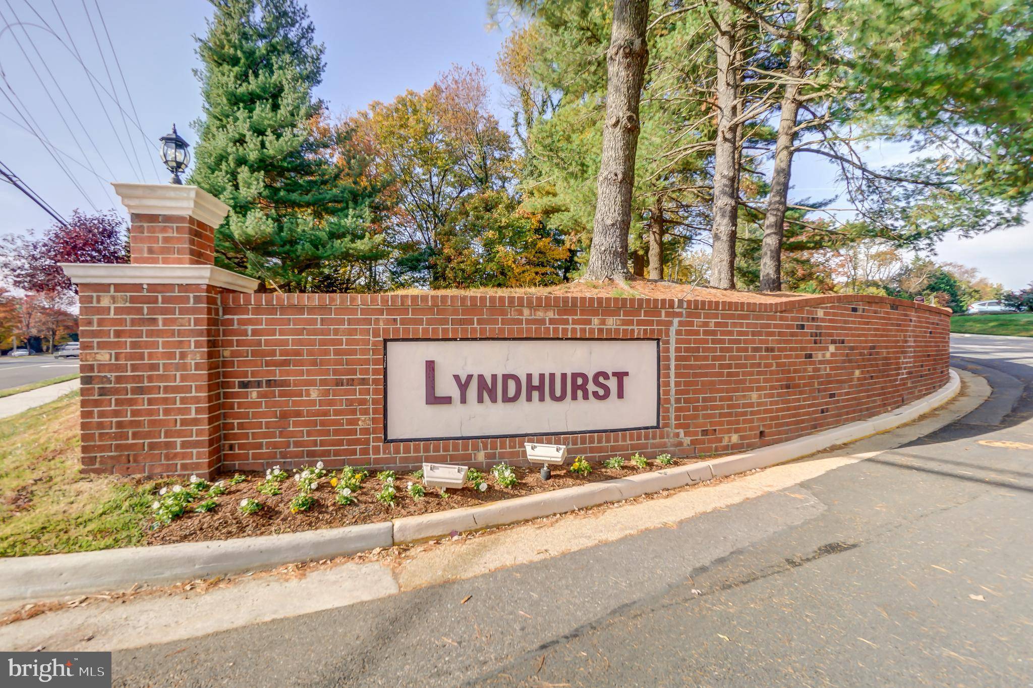 Fairfax, VA 22031,3800 LYNDHURST DR #302