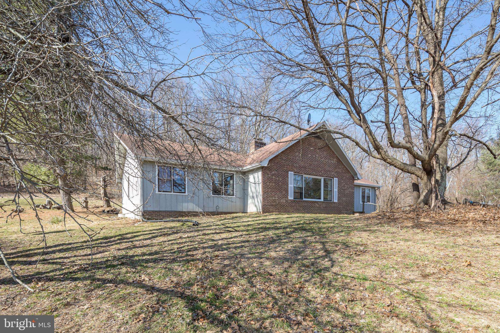 Delaplane, VA 20144,4092 ROLLING HILLS DR