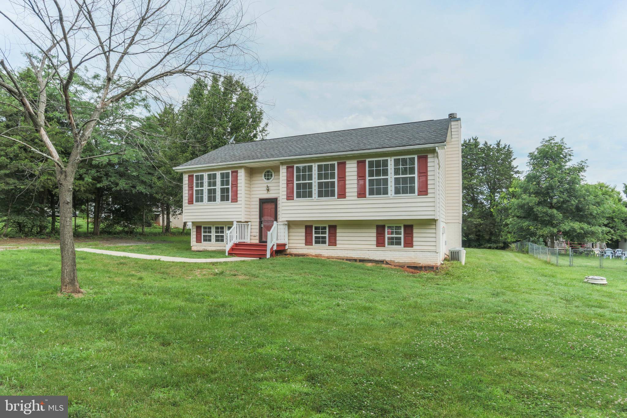 Remington, VA 22734,7234 5TH ST