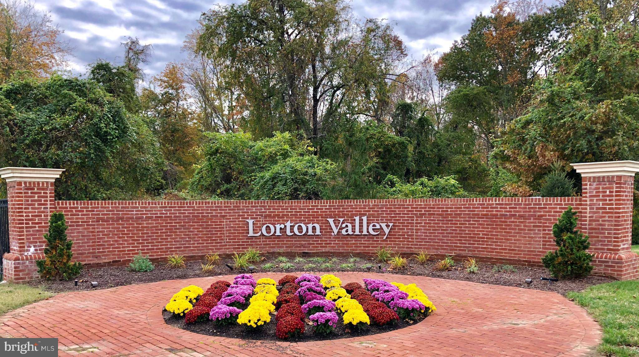 Lorton, VA 22079,8367 DERWENT VALLEY CT