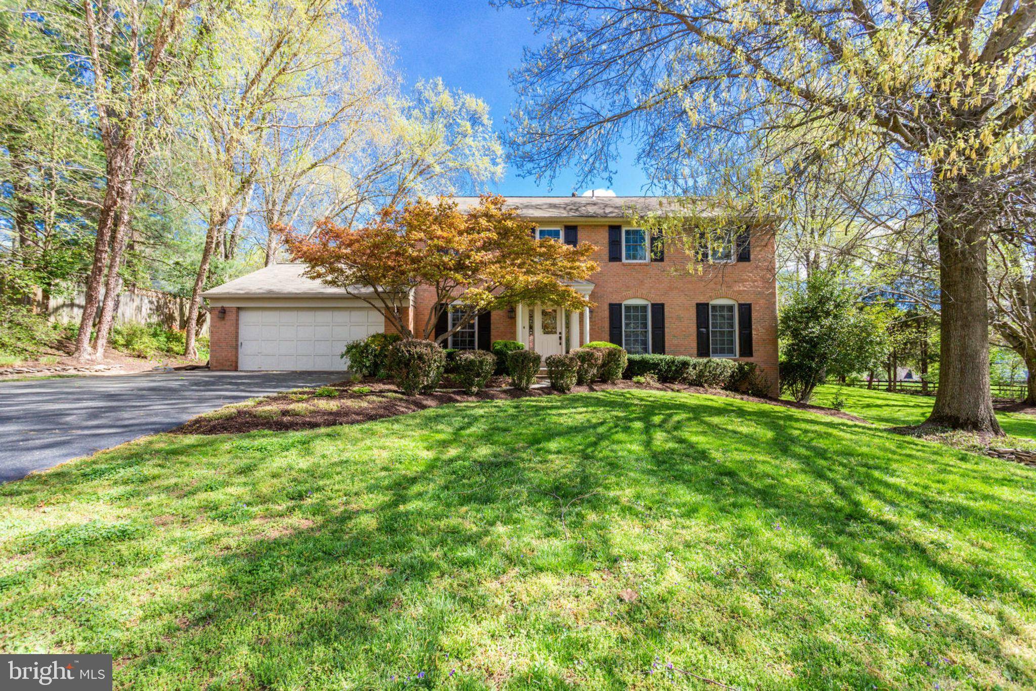 Mclean, VA 22102,8220 RIDING RIDGE PL