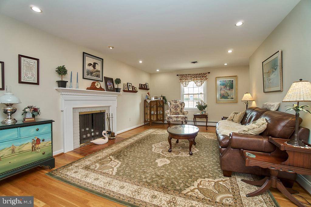 Mclean, VA 22102,1332 MACBETH ST