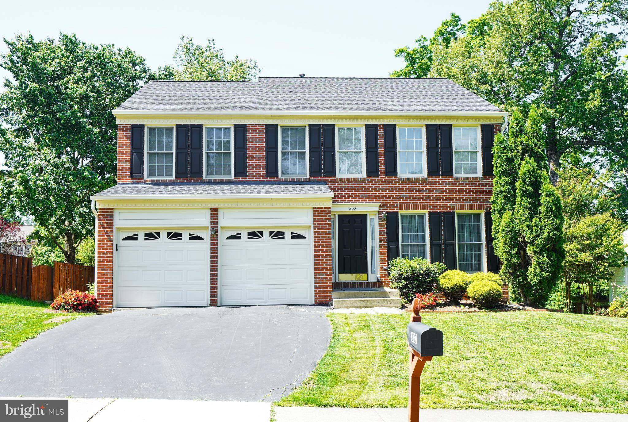 Herndon, VA 20170,837 SPRING KNOLL DR