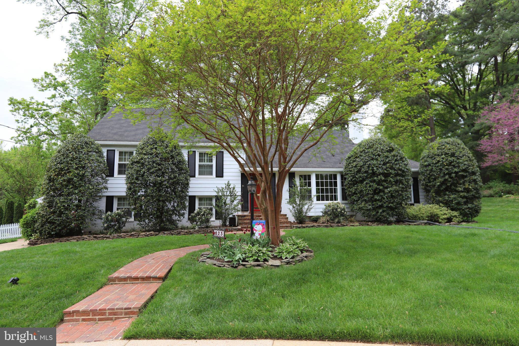 Alexandria, VA 22308,823 EDEN CT