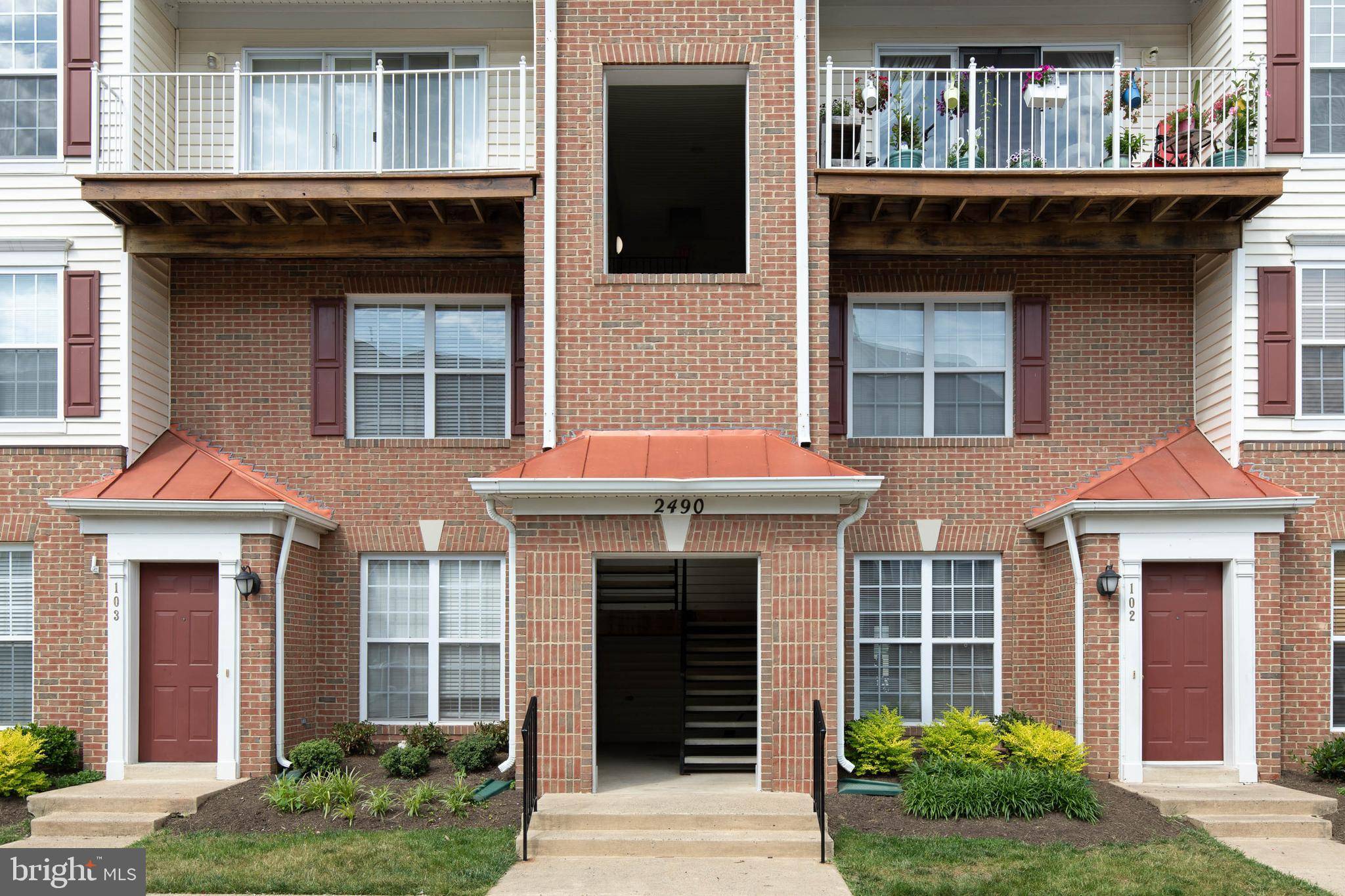 Herndon, VA 20171,2490 QUICK ST #302