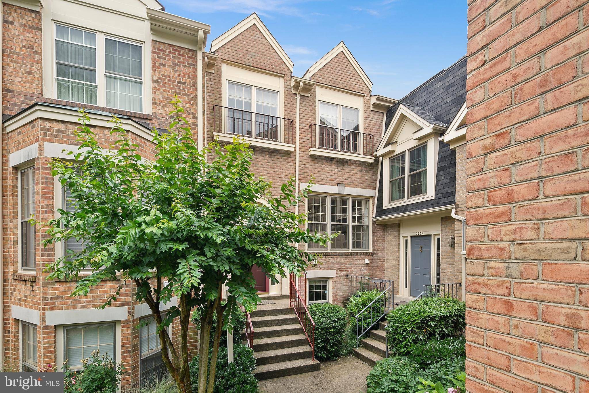 Falls Church, VA 22043,2237 KINGS GARDEN WAY