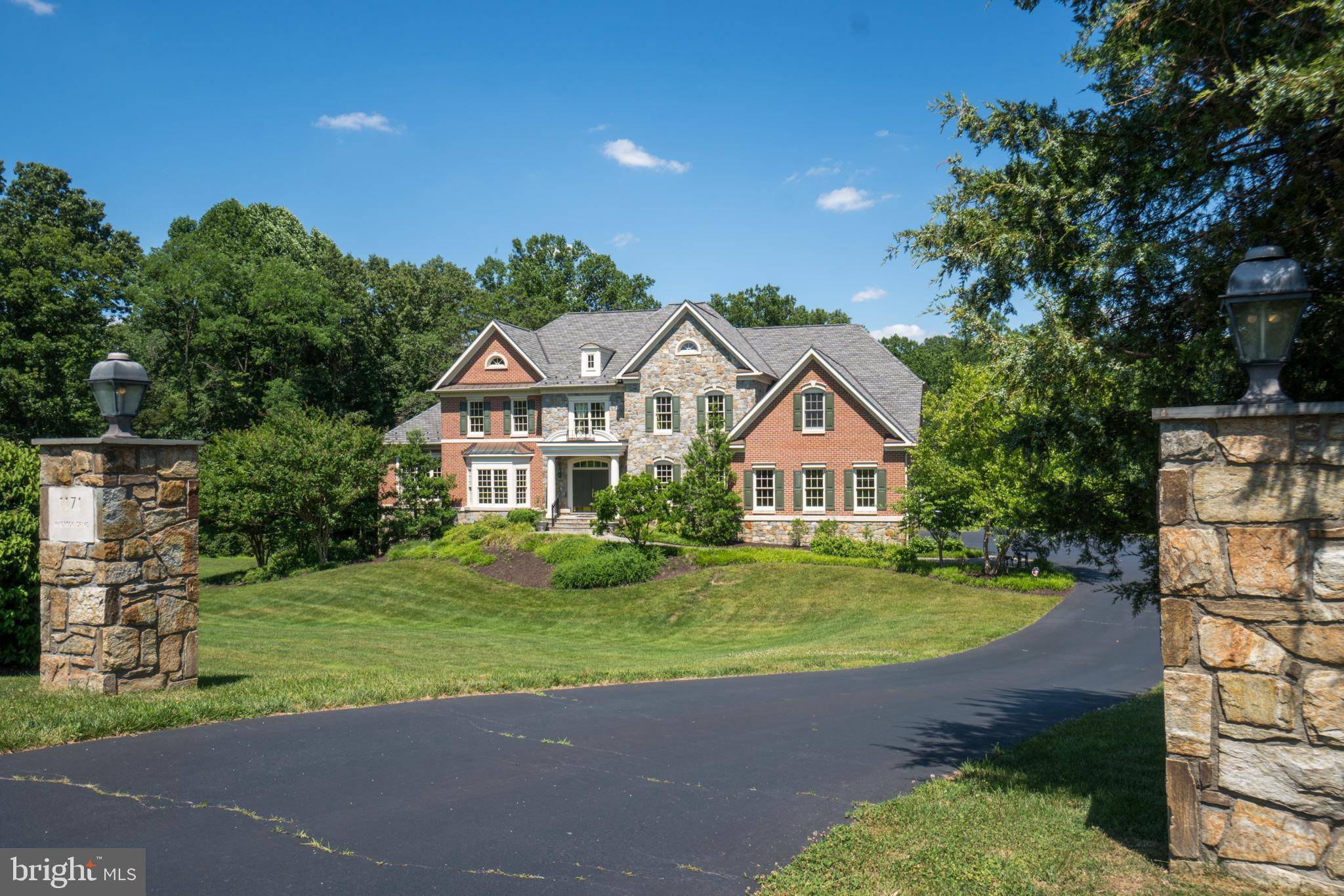 Mclean, VA 22102,1171 WINDROCK DR