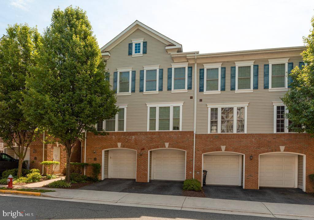 Alexandria, VA 22306,7129 HUNTLEY CREEK PL #52