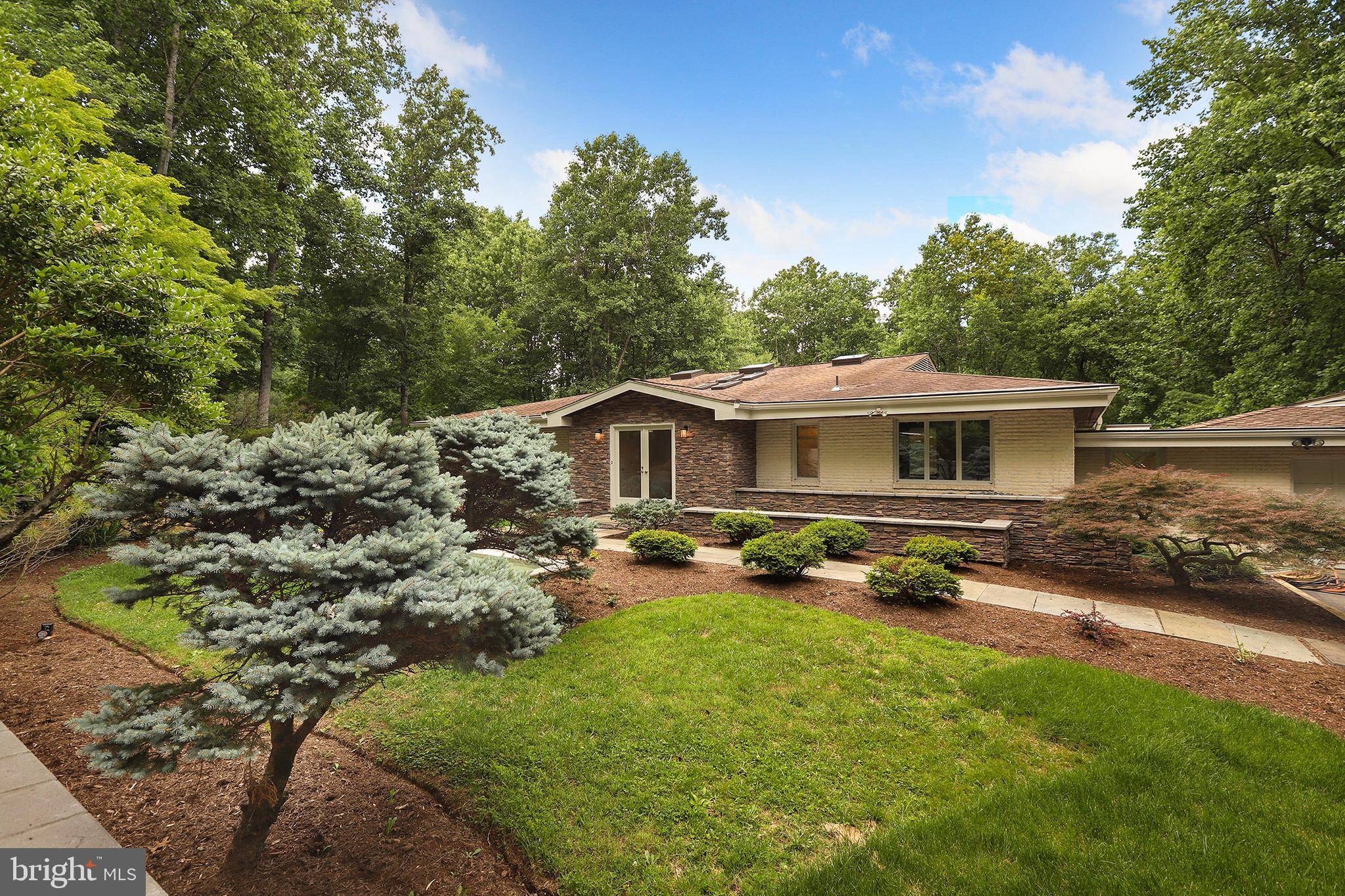 Mclean, VA 22102,1120 CEDRUS LN