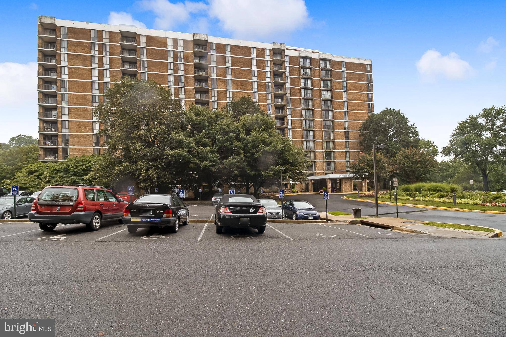 Falls Church, VA 22043,2300 PIMMIT DR #1403