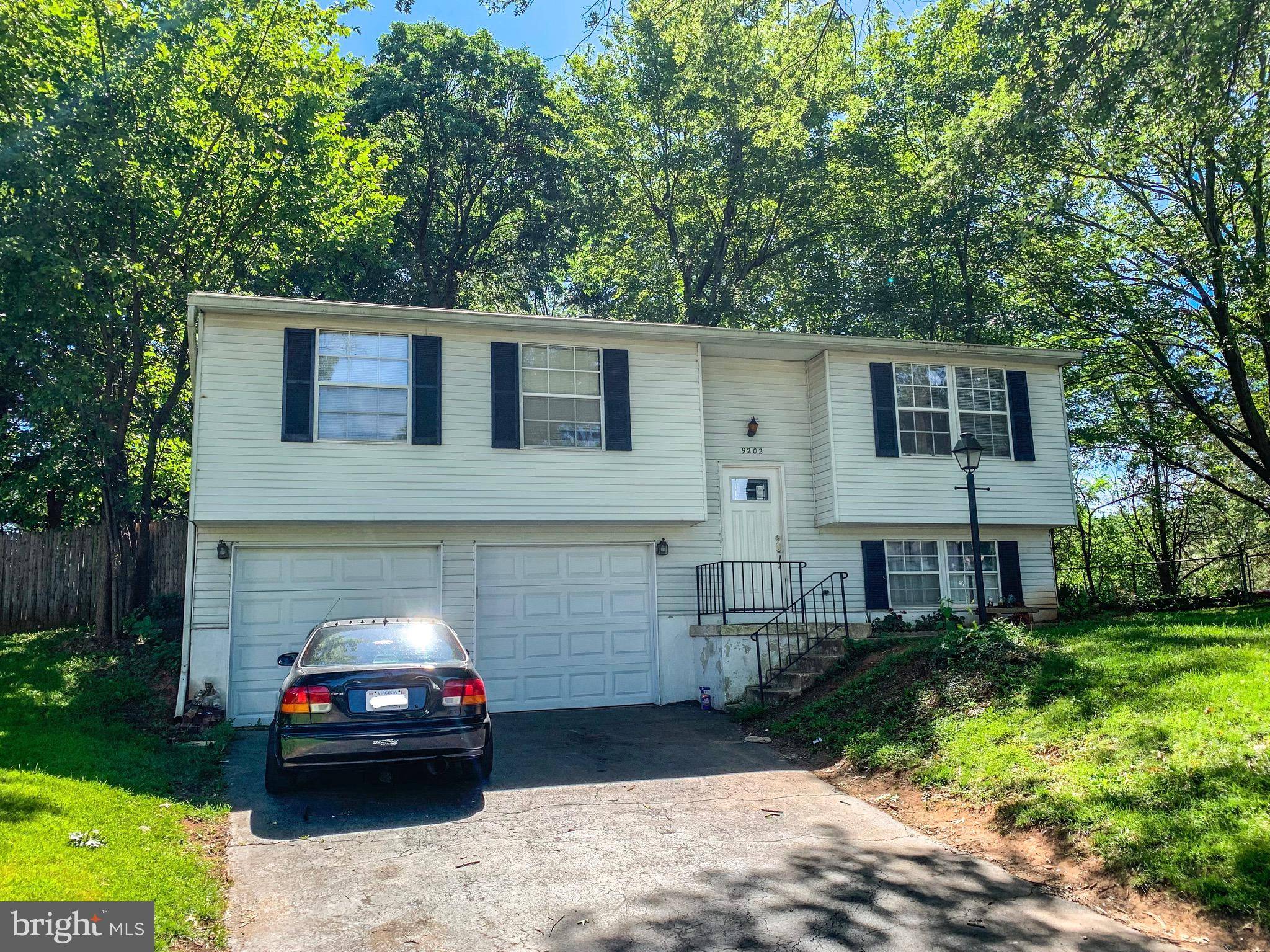 Burke, VA 22015,9202 HONEY CREEPER CT