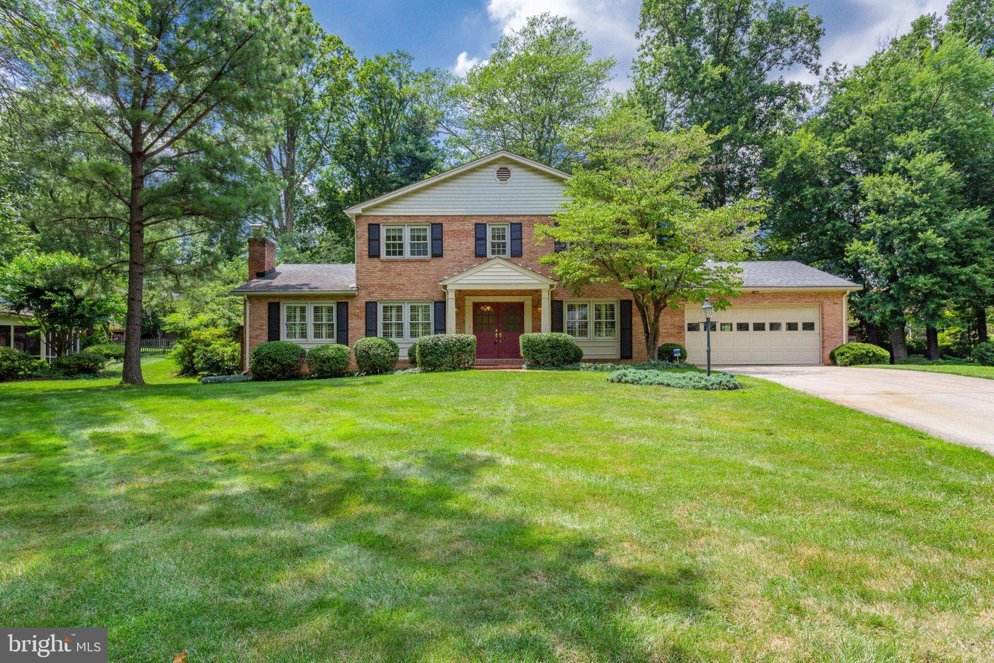 Mclean, VA 22102,7712 FALSTAFF RD