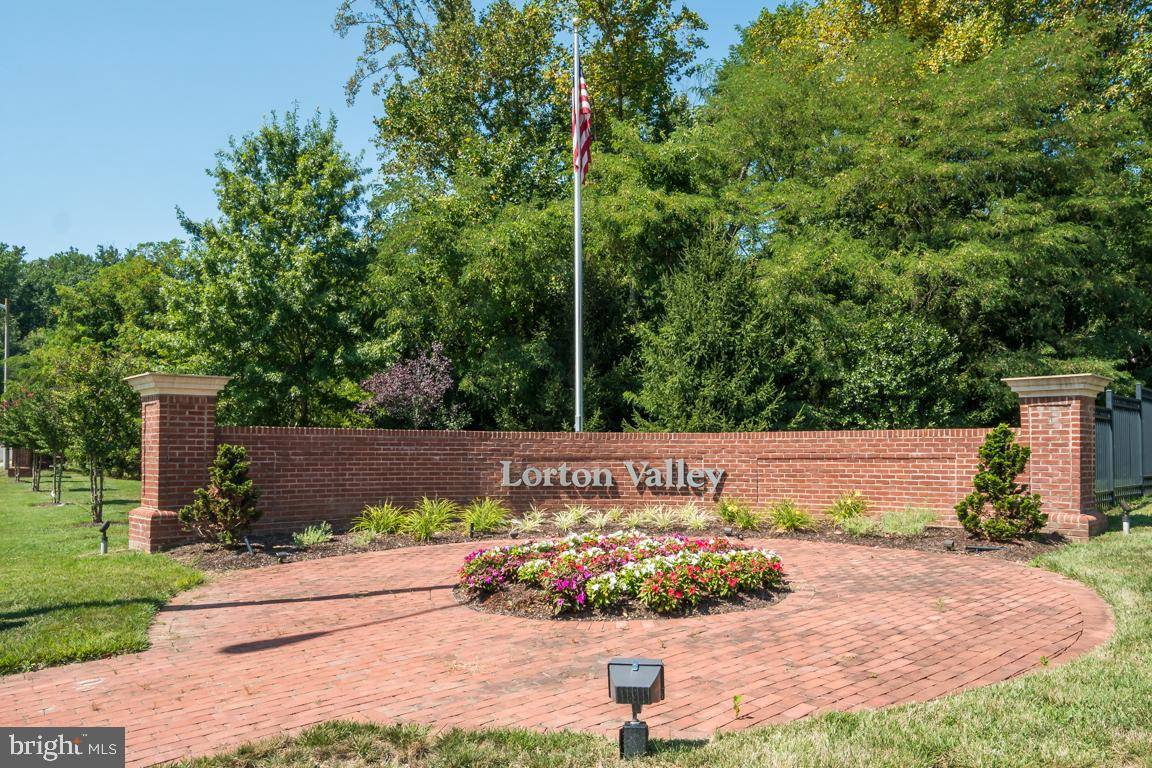 Lorton, VA 22079,8369 DERWENT VALLEY CT