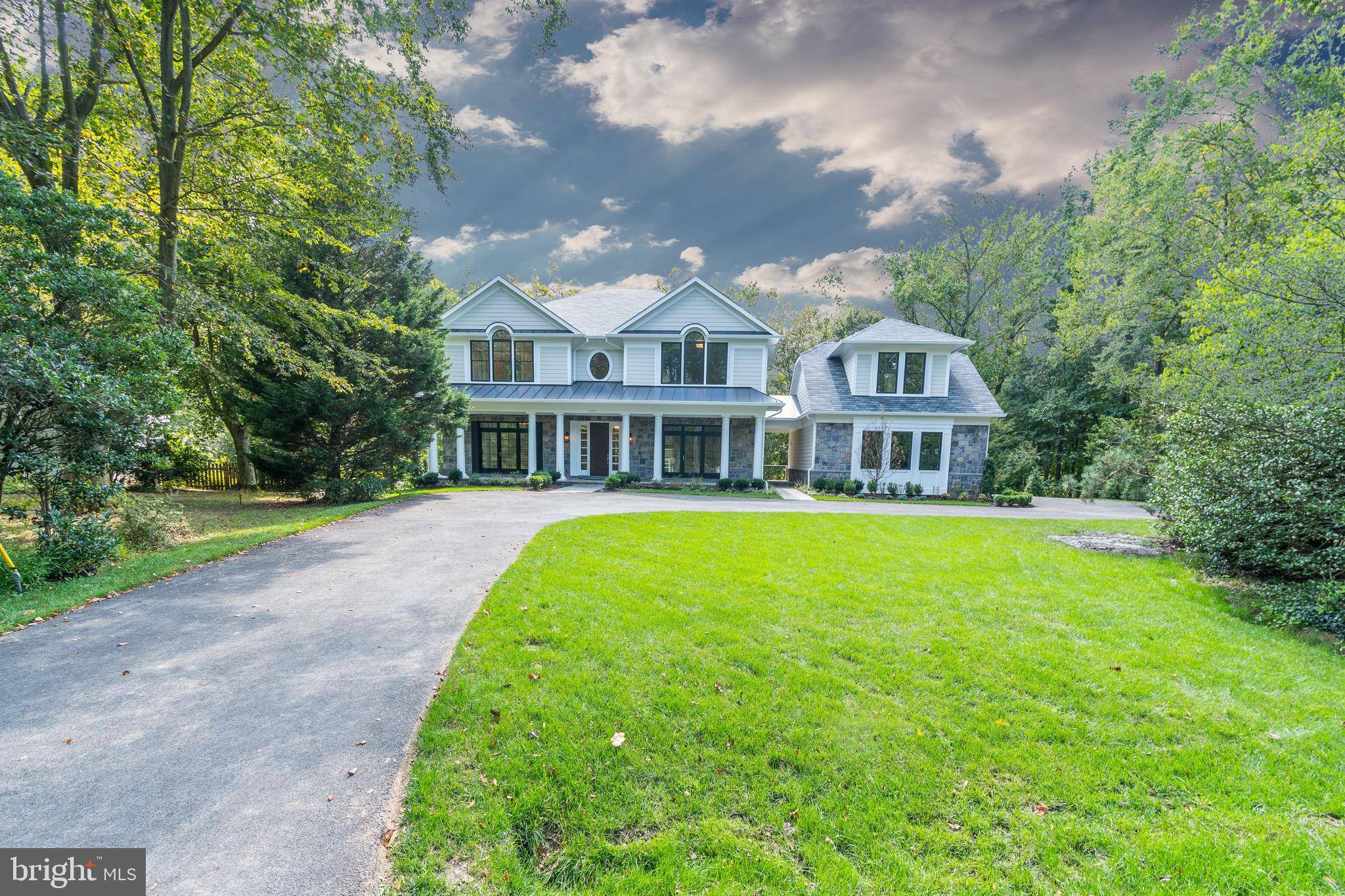 Mclean, VA 22101,1352 PINE TREE RD