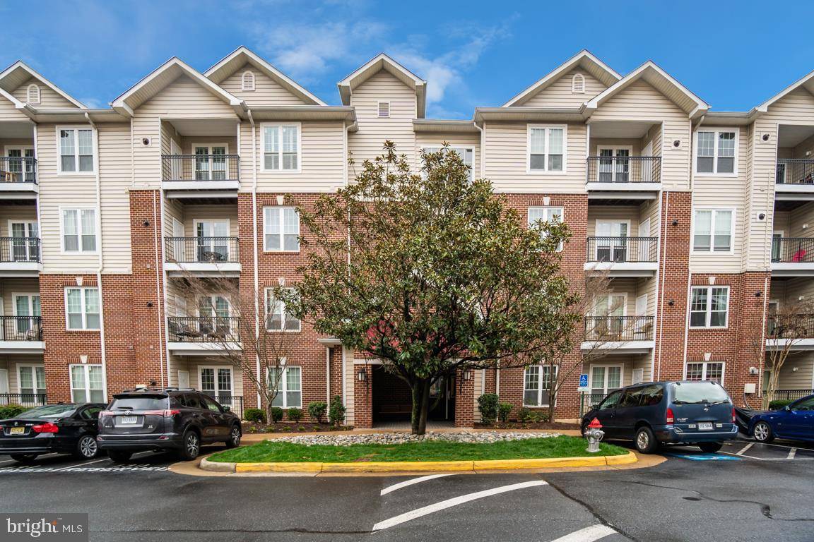 Mclean, VA 22102,1581 SPRING GATE DR #5208