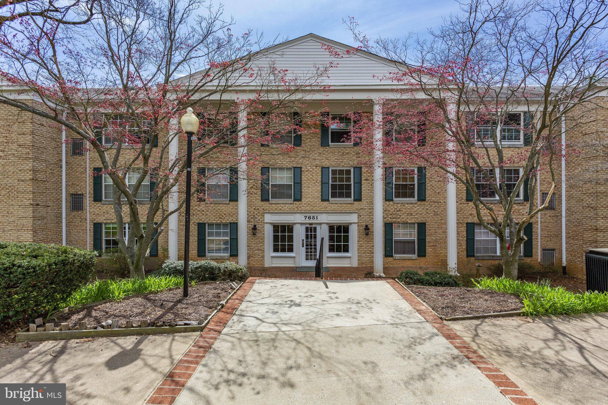 Mclean, VA 22102,7651 TREMAYNE PL #201