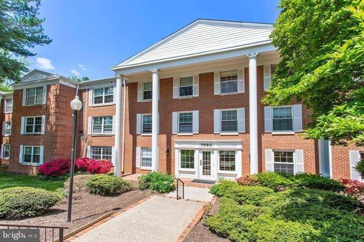 Mclean, VA 22102,7680 TREMAYNE PL #102