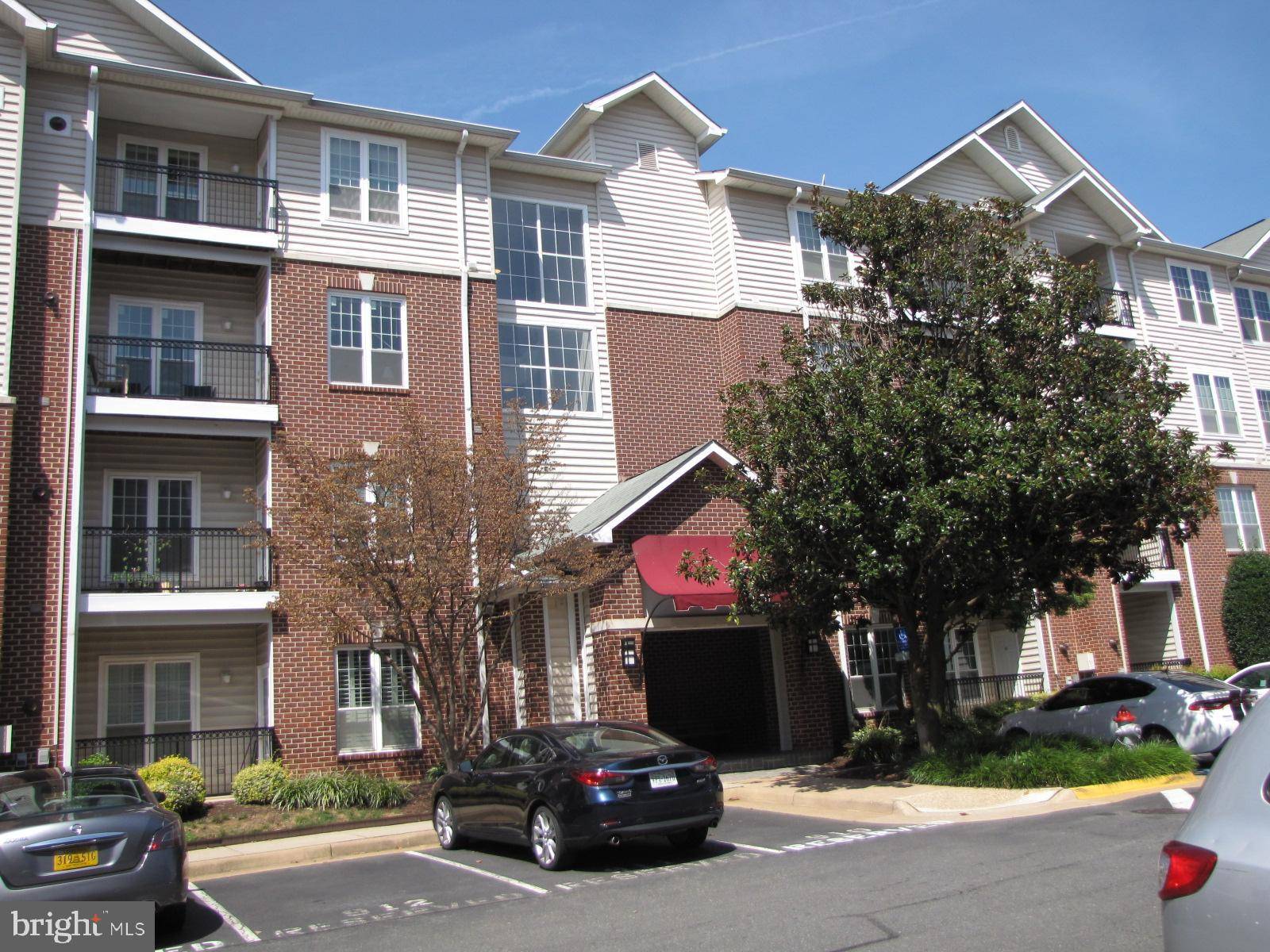 Mclean, VA 22102,1570 SPRING GATE #7312