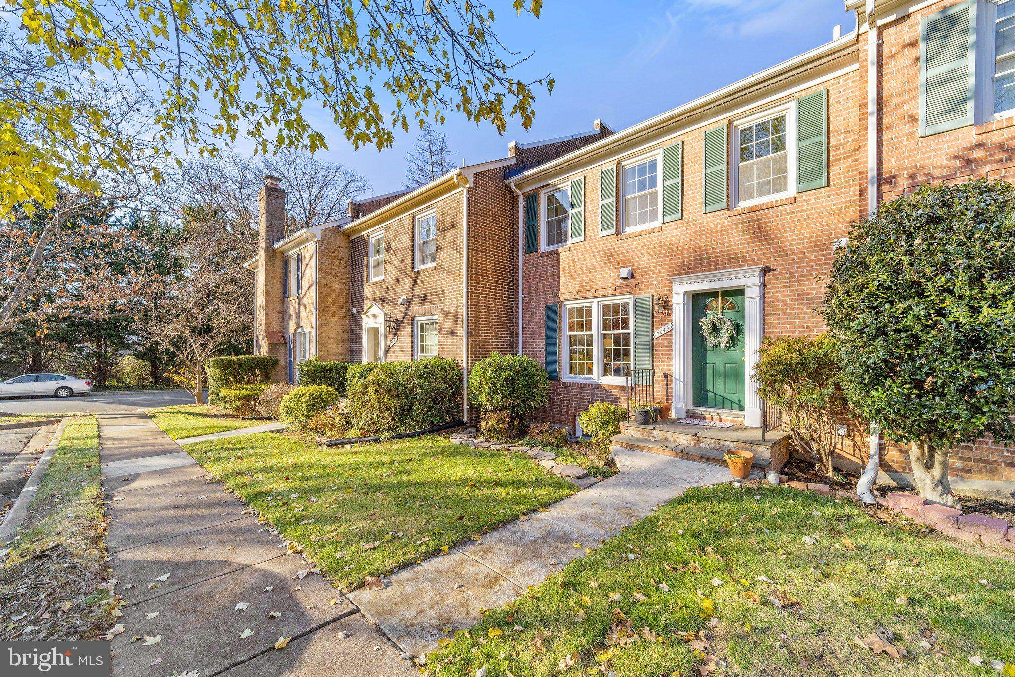 Springfield, VA 22151,7040 BRADWOOD CT