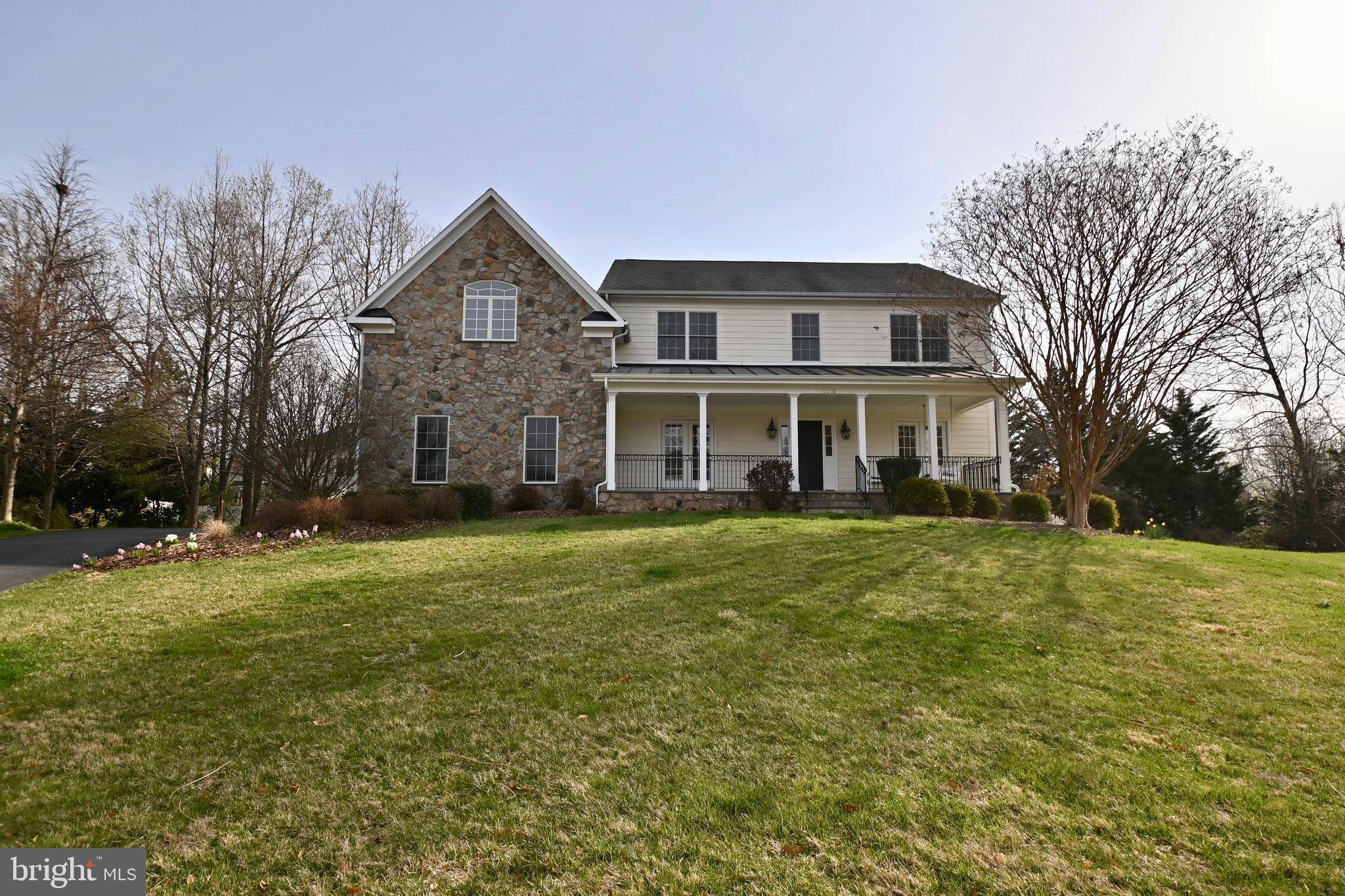 Oakton, VA 22124,10000 FOX SPRING CT