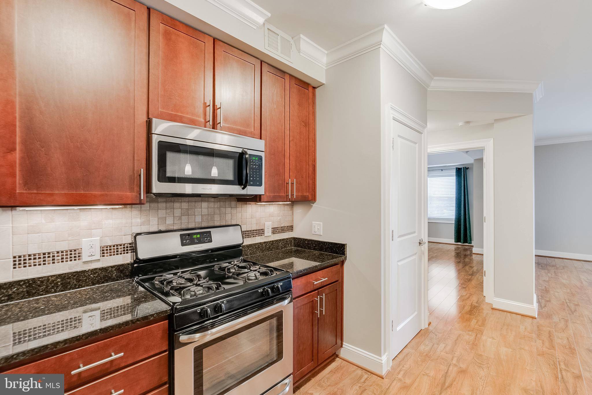 Alexandria, VA 22312,6301 EDSALL RD #212