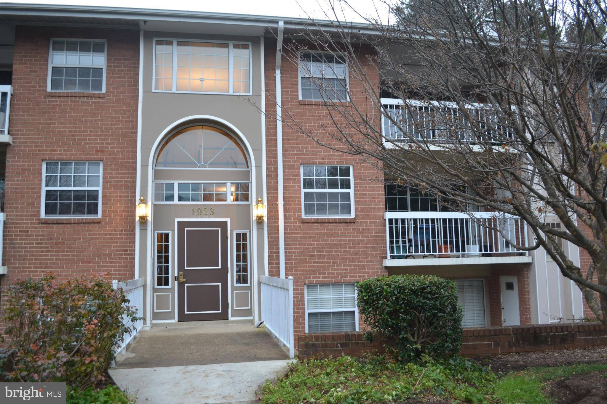 Mclean, VA 22102,1923 WILSON LN #304