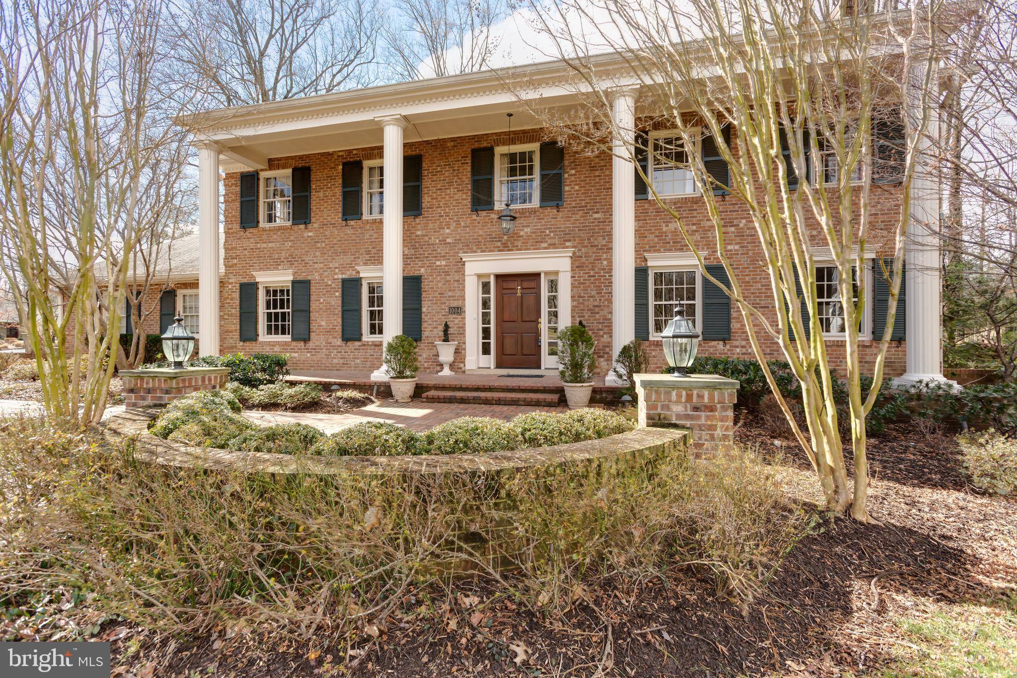 Mclean, VA 22102,1004 WOBURN CT