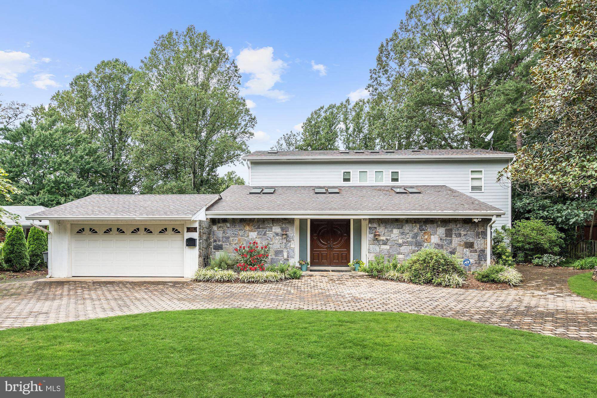 Falls Church, VA 22041,3502 PINETREE TER