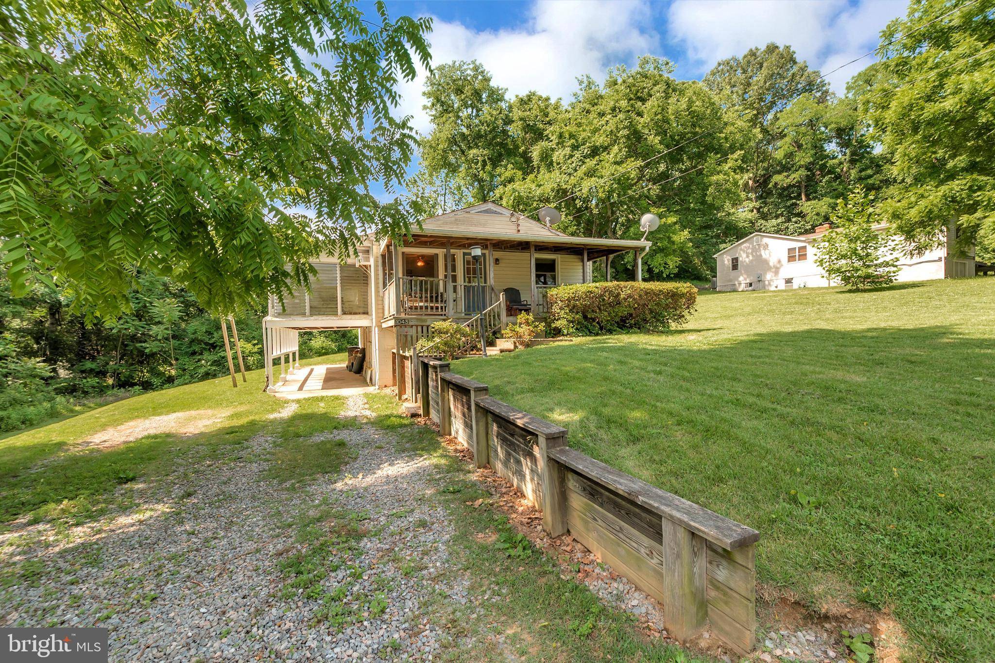 Louisa, VA 23093,1043 S LAKESHORE DR