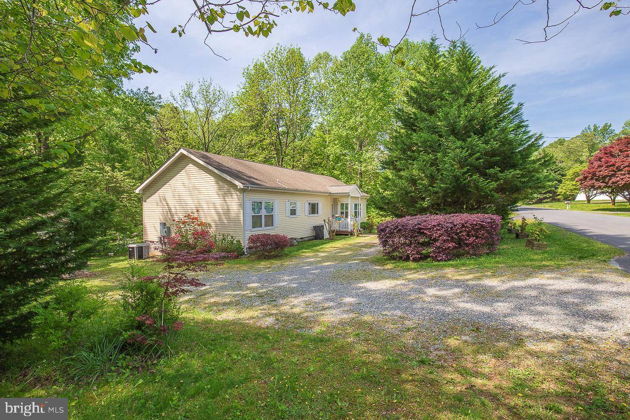 Louisa, VA 23093,258 REDBUD DR