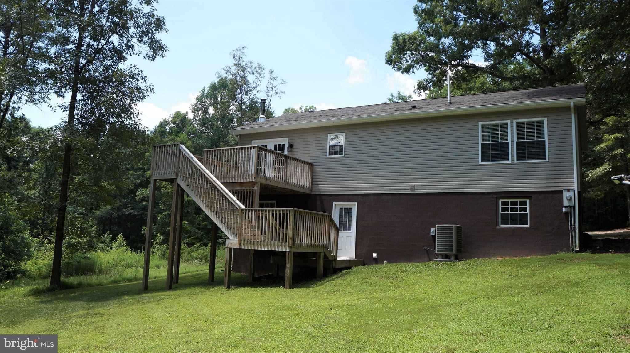 Louisa, VA 23093,623 FOXBROOK LN