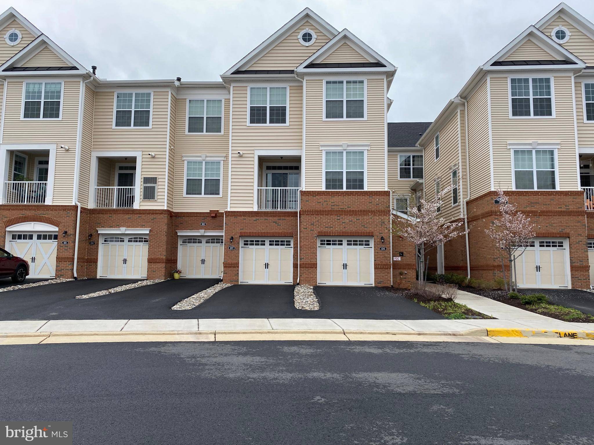 Ashburn, VA 20148,43032 STUARTS GLEN TER #107