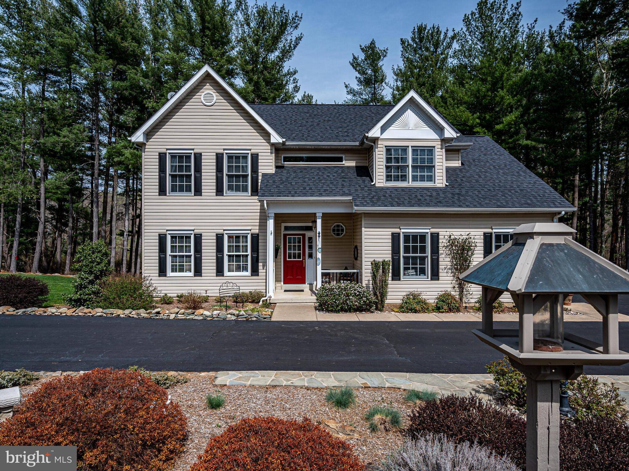 Round Hill, VA 20141,17590 SWEETWOOD CT