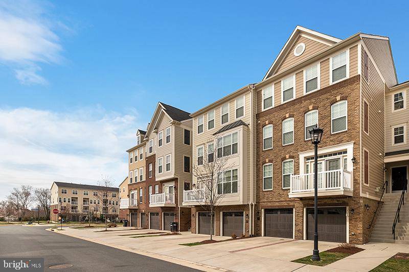 Chantilly, VA 20152,25215 BRIARGATE TER