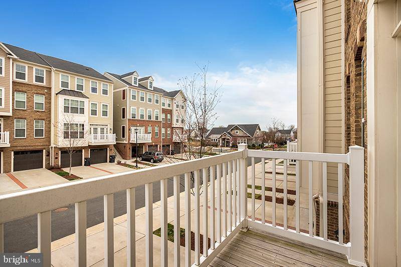 Chantilly, VA 20152,25215 BRIARGATE TER