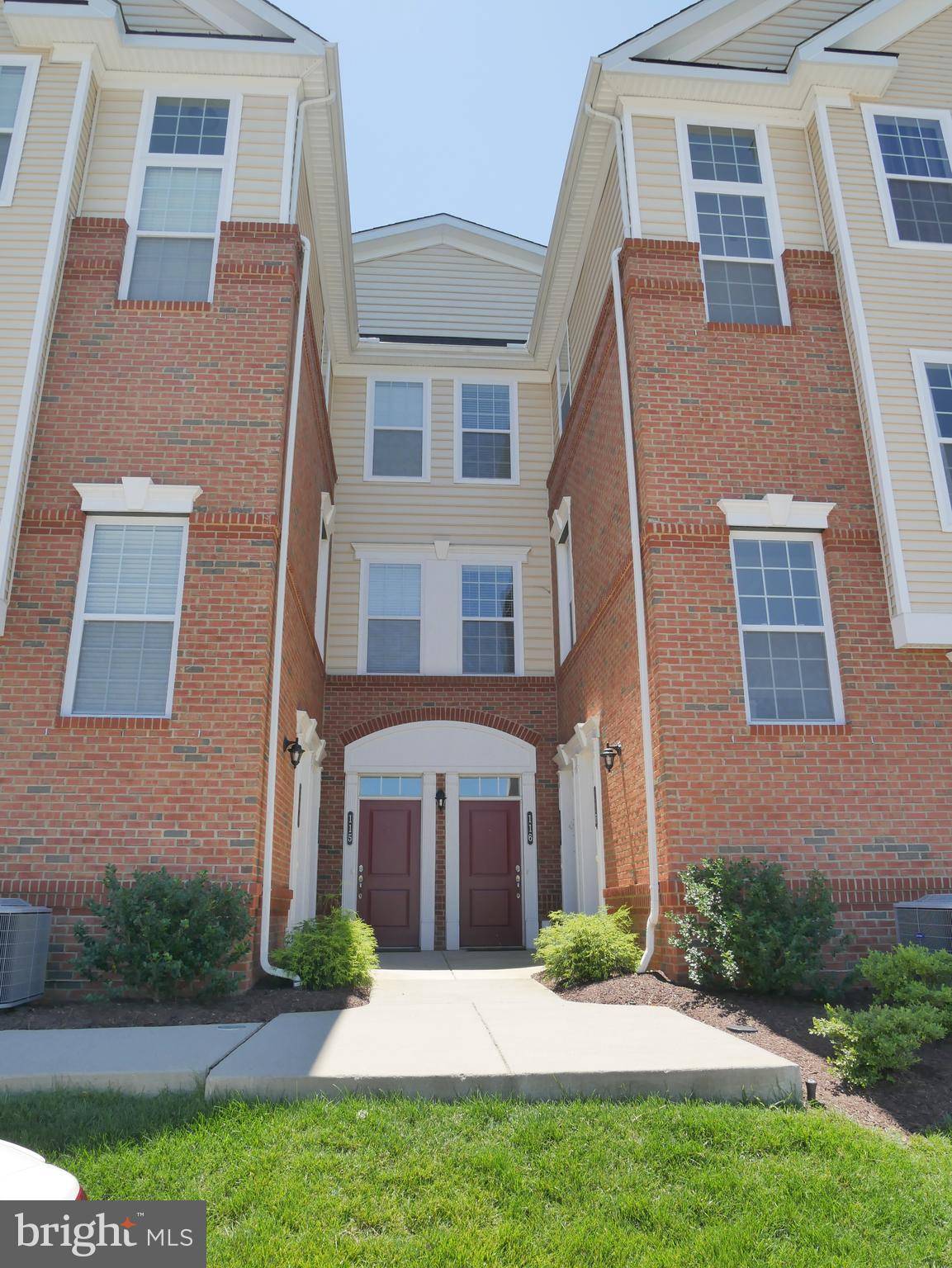 Ashburn, VA 20148,23305 MILLTOWN KNOLL SQ #117