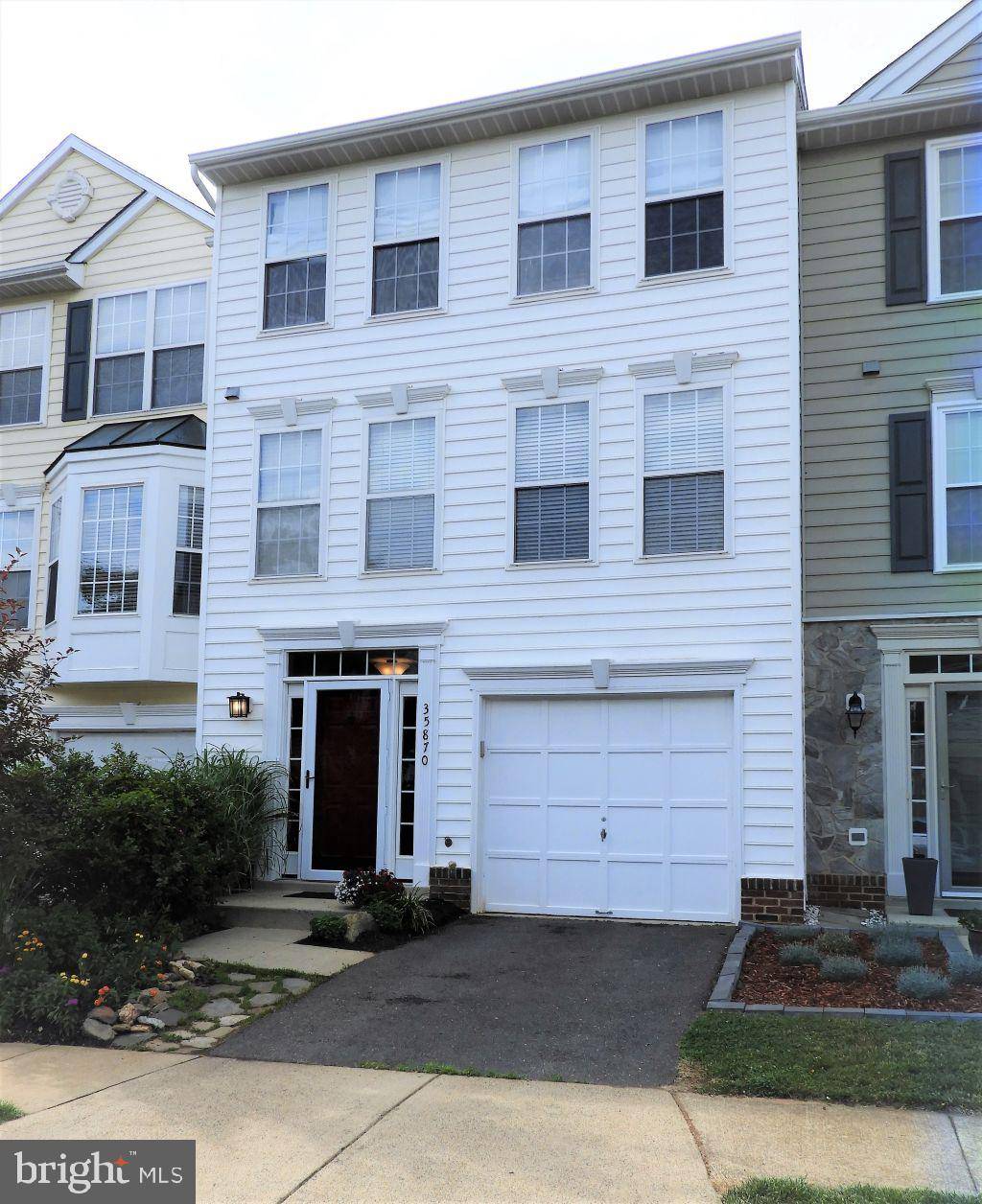 Round Hill, VA 20141,35870 DEVON PARK SQ