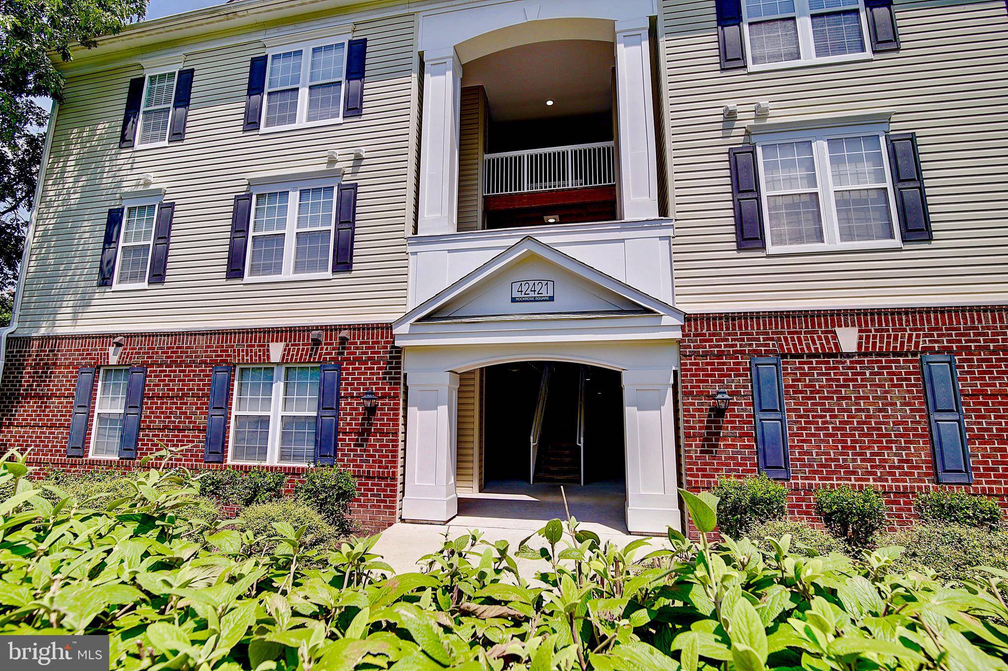 Brambleton, VA 20148,42421 ROCKROSE SQ #303