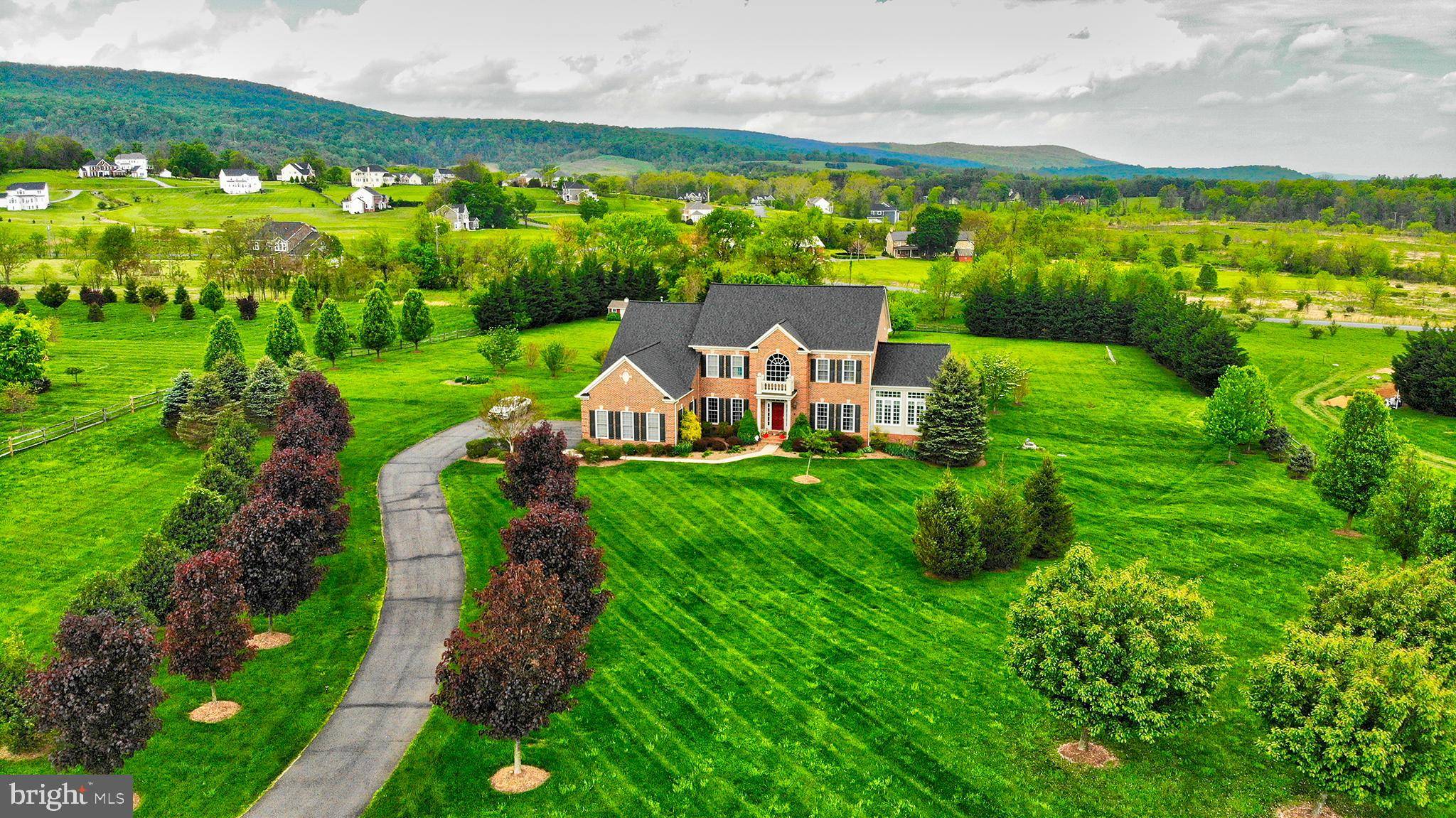 Round Hill, VA 20141,35568 GLENCOE CT