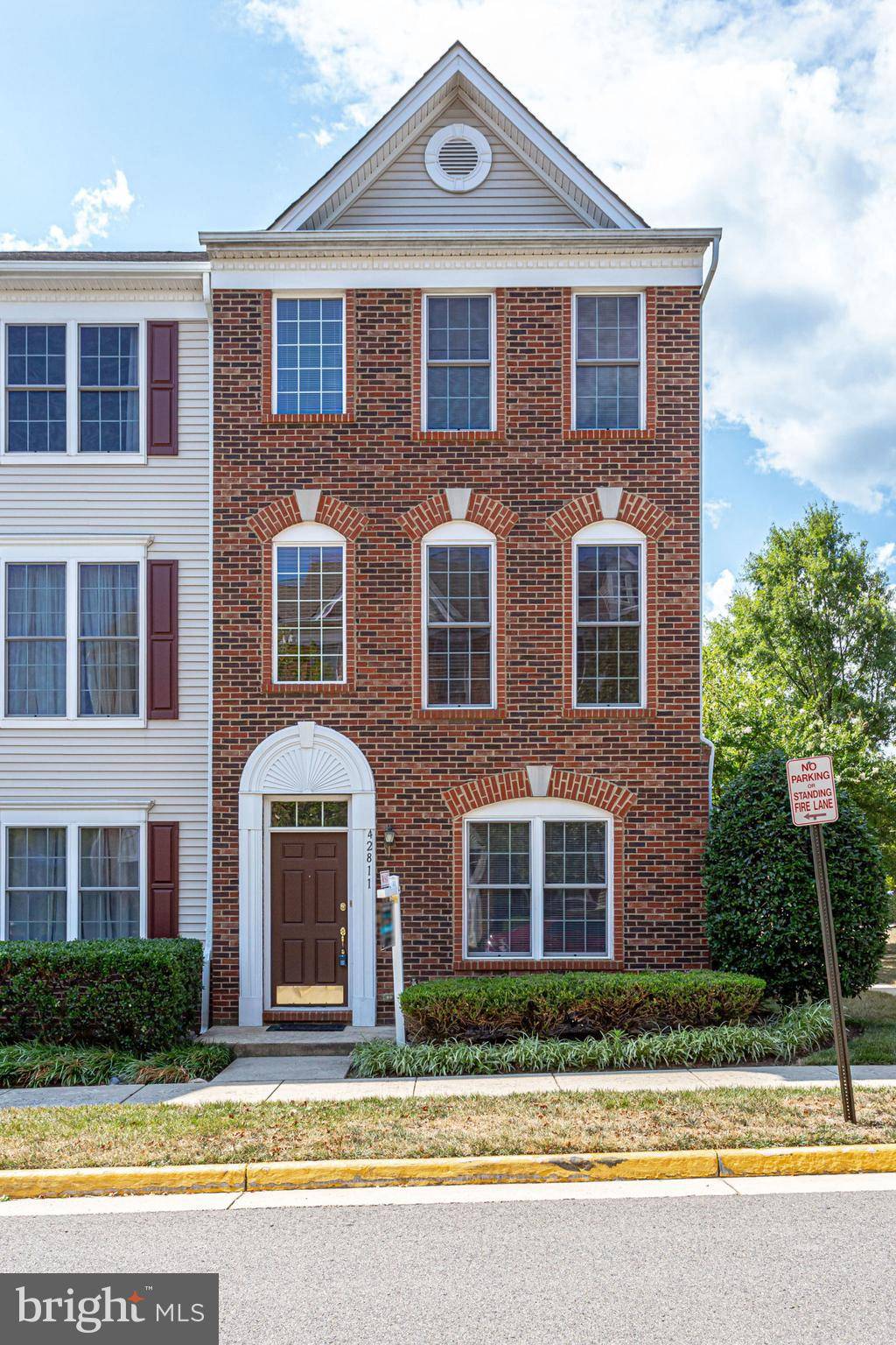 Chantilly, VA 20152,42811 SMALLWOOD TER