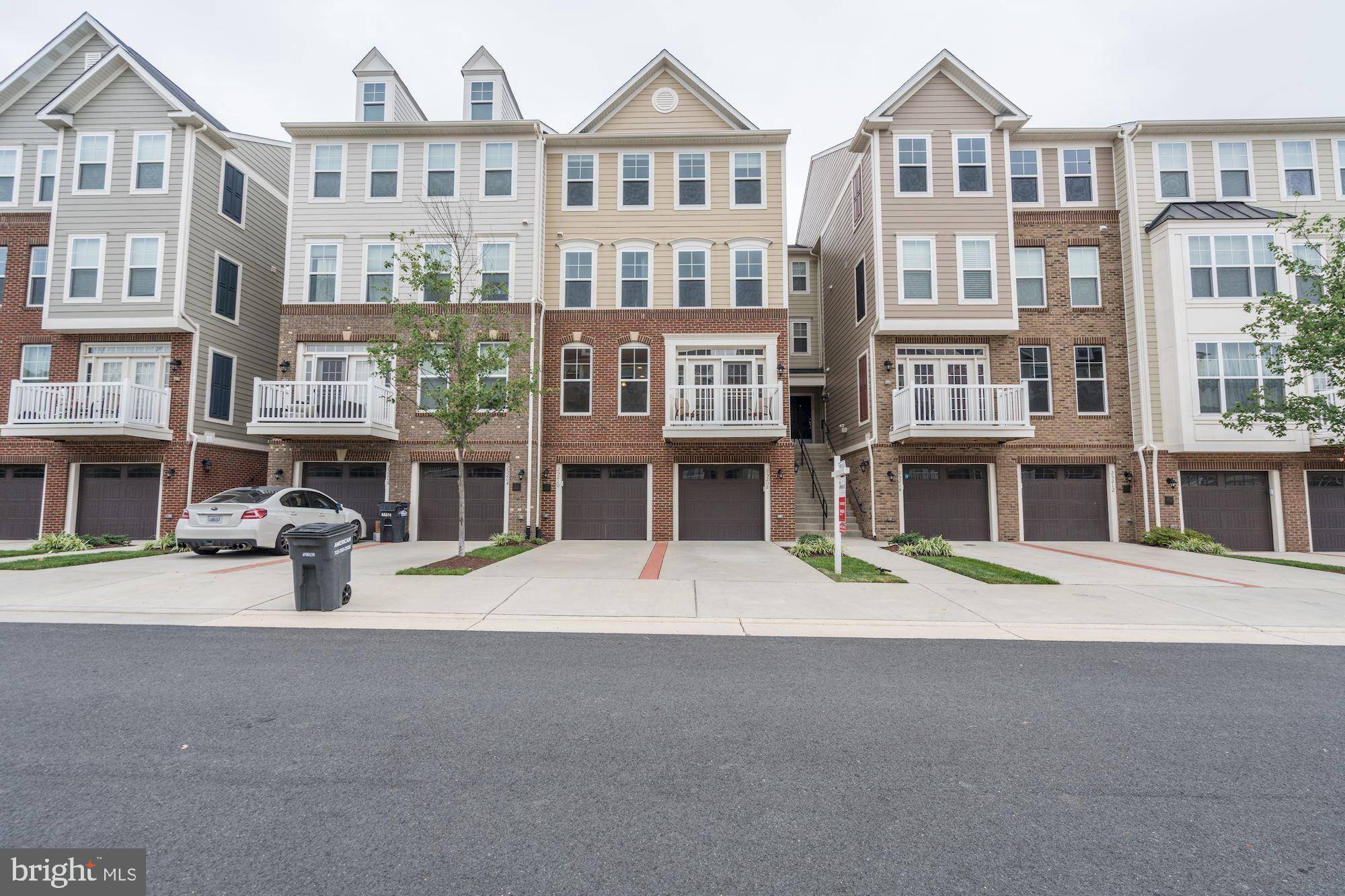 Chantilly, VA 20152,25208 BRIARGATE TER