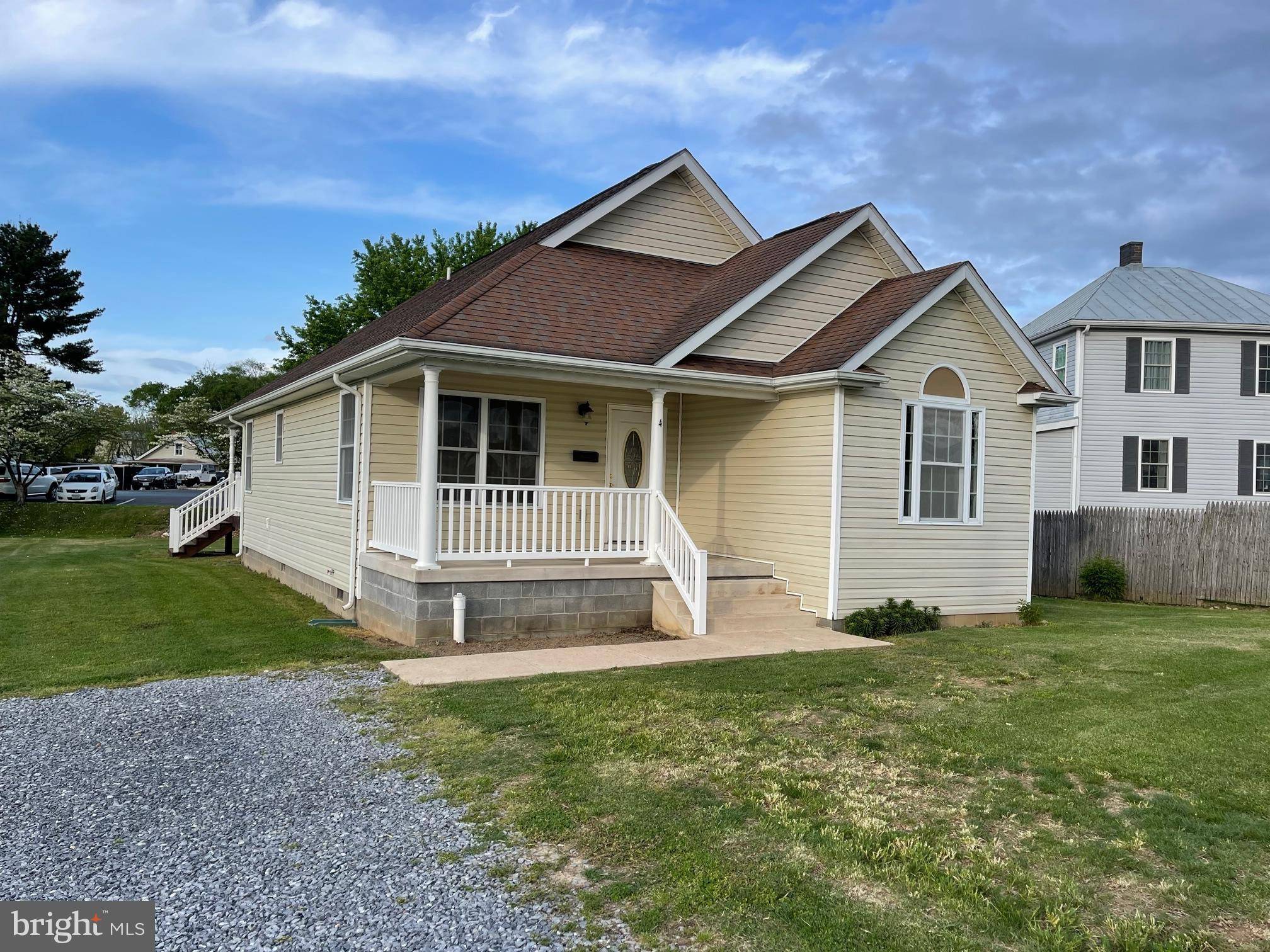 Luray, VA 22835,4 BRUMBACK AVE