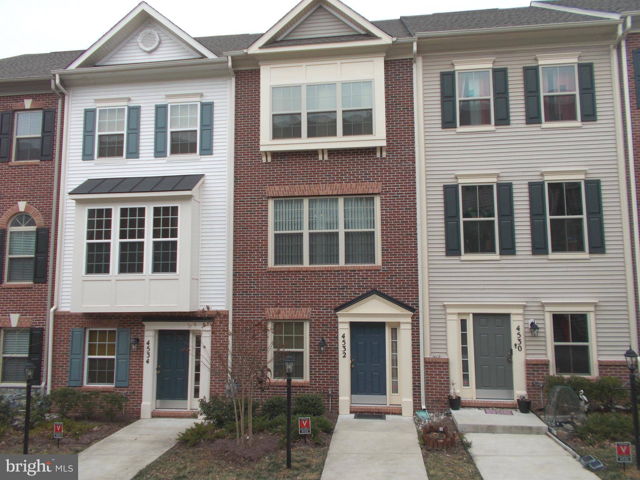 Triangle, VA 22172,4532 POTOMAC HIGHLANDS CIR #89