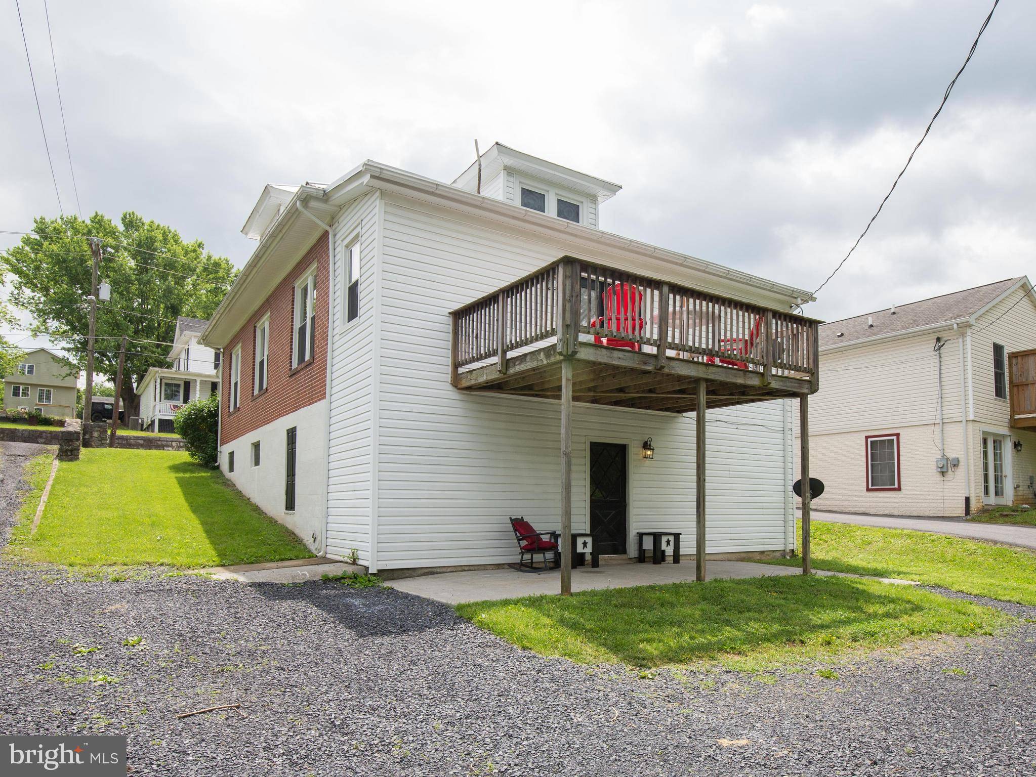 Strasburg, VA 22657,471 N MASSANUTTEN ST