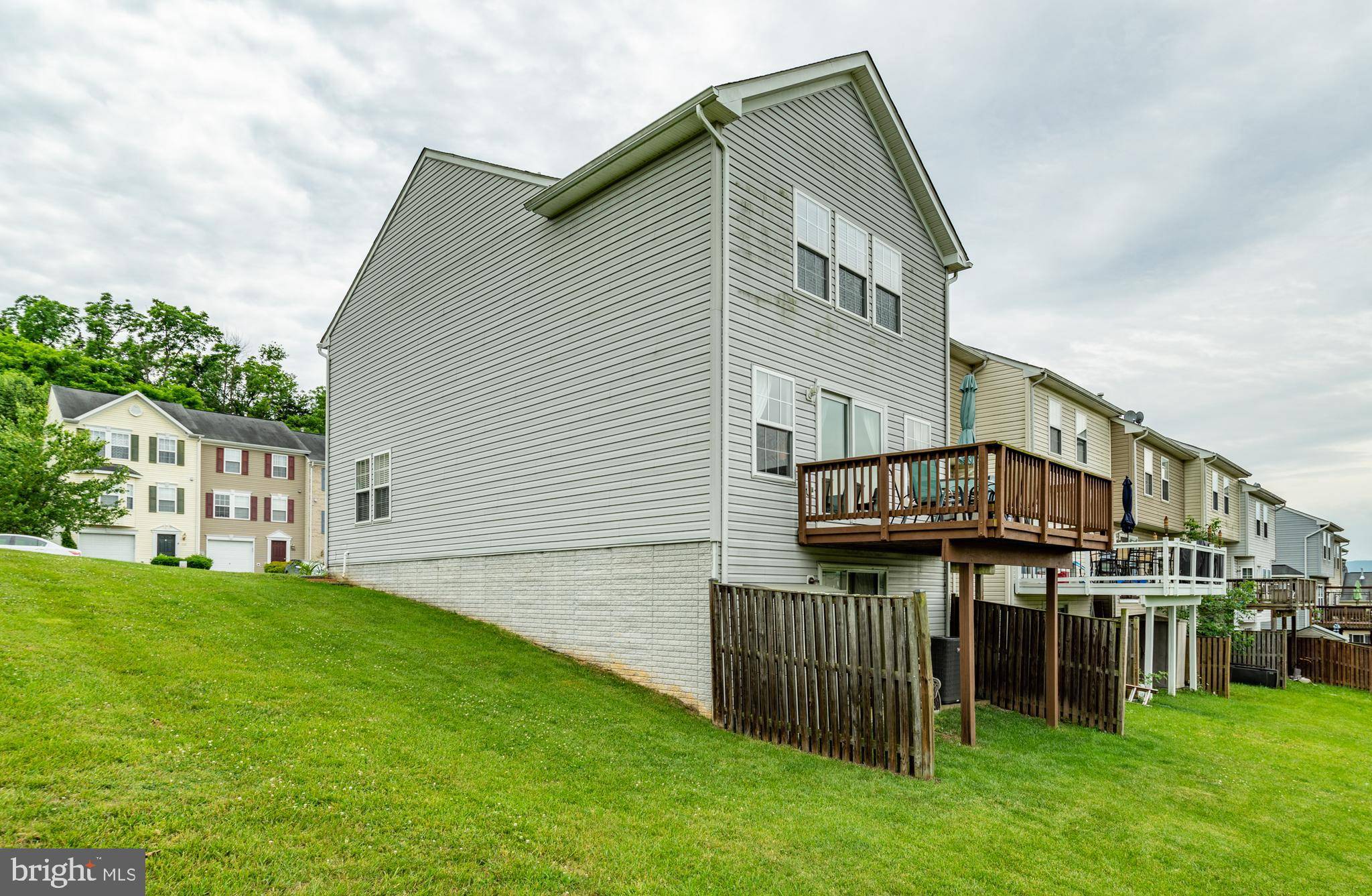 Strasburg, VA 22657,511 HUPPS HILL CT