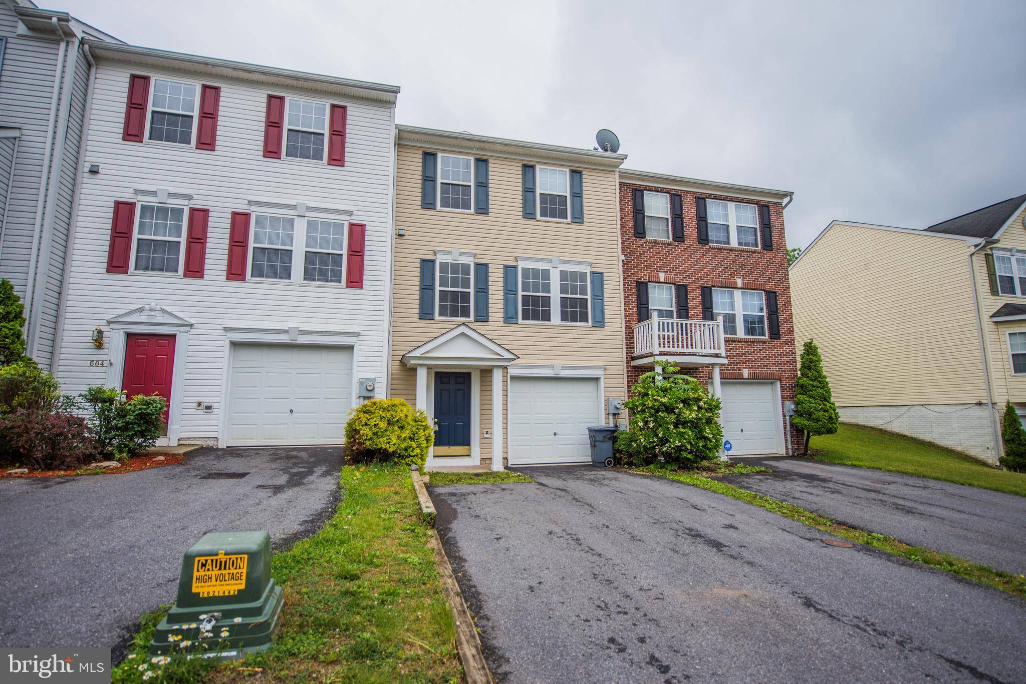 Strasburg, VA 22657,602 HUPPS HILL CT