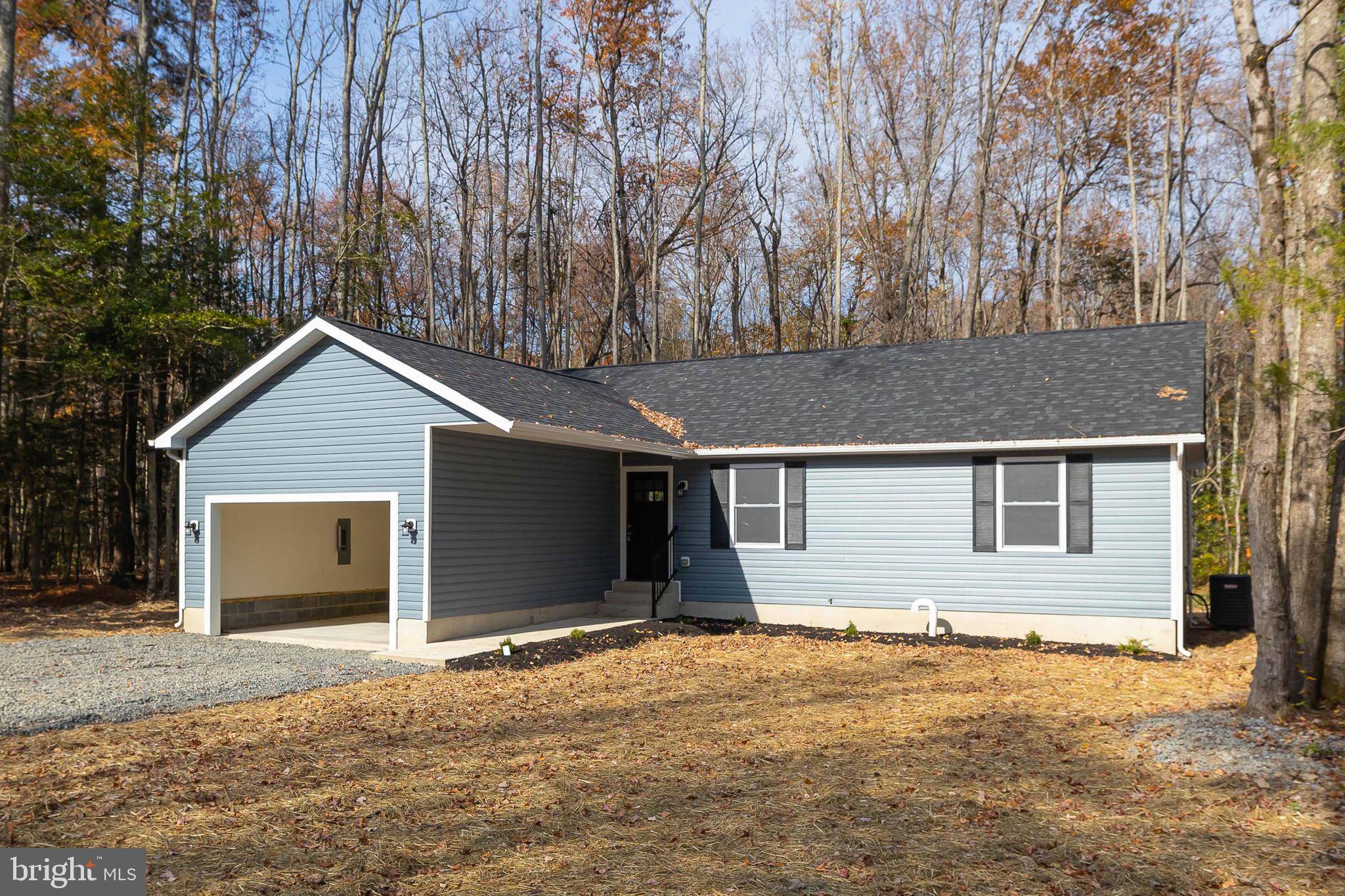 Colonial Beach, VA 22443,35 PINEWOOD LN