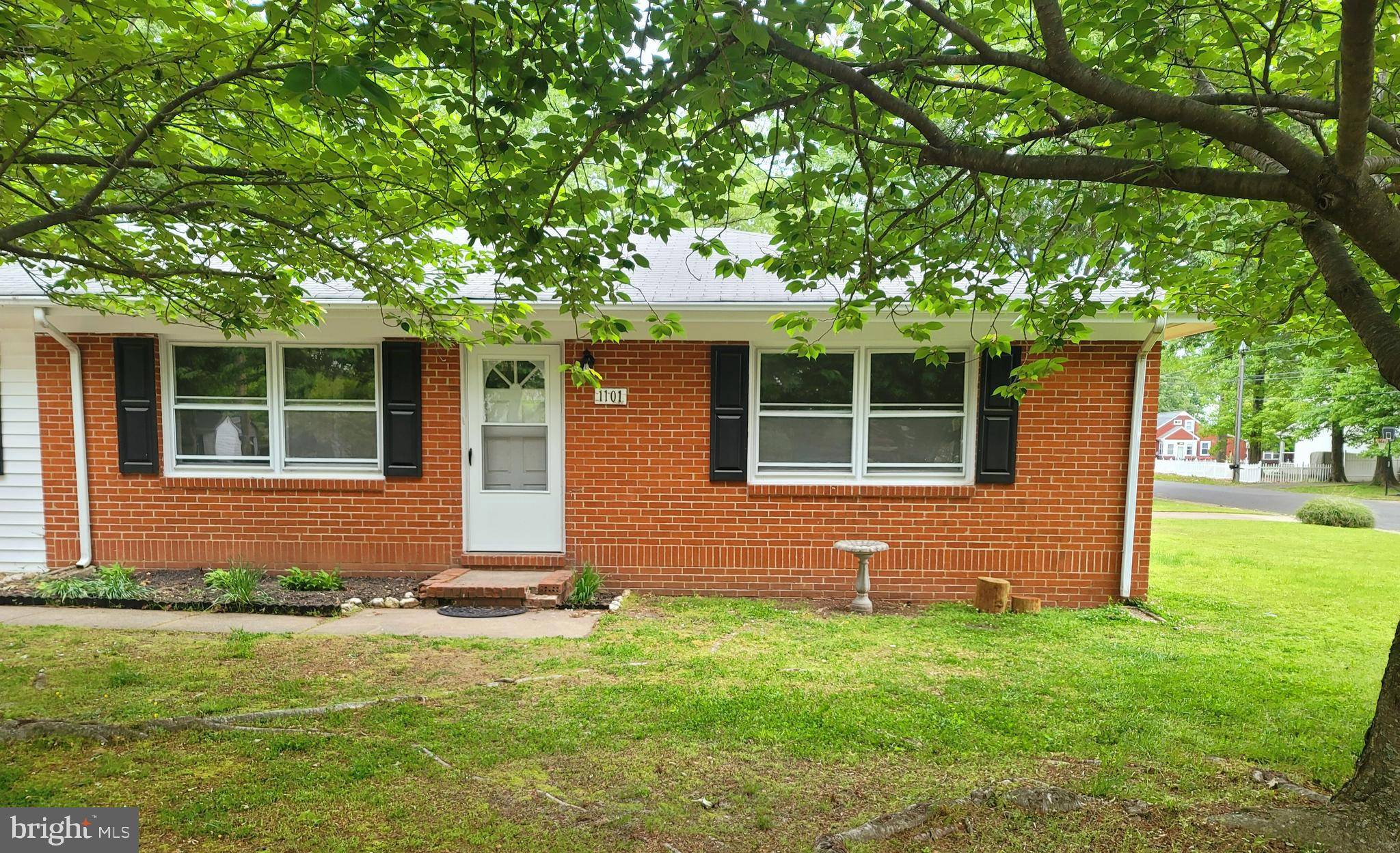 Colonial Beach, VA 22443,1101 DAVIS ST