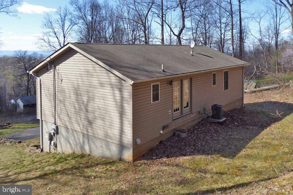 Linden, VA 22642,364 TULIP POPLAR DR